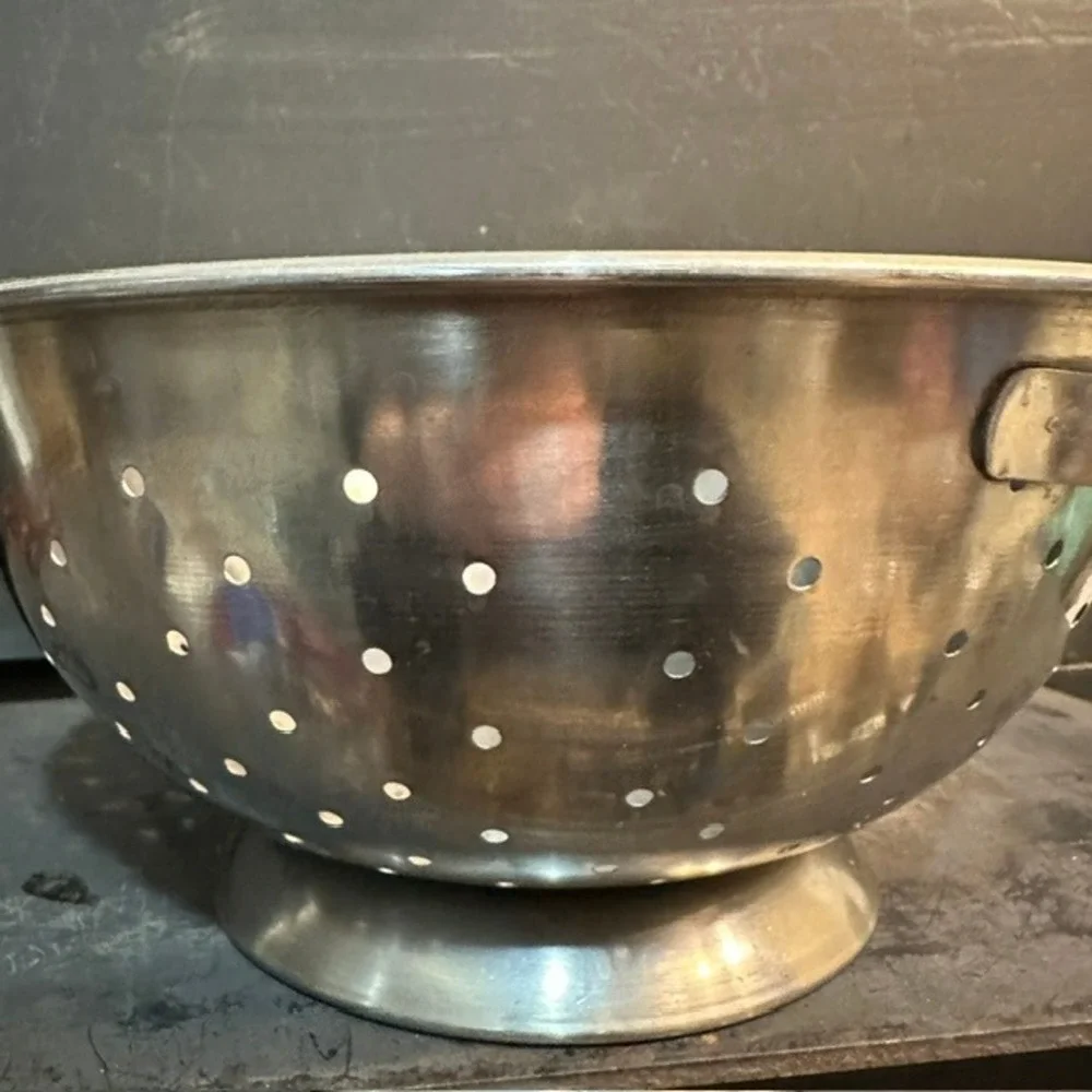Interpur Vintage 80s Stainless Steel Footed Colander Strainer Korea 11in